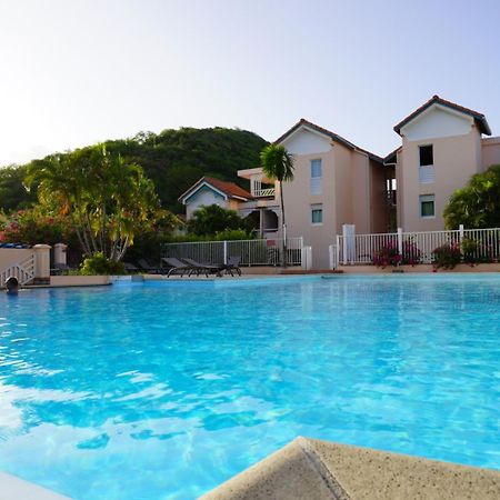 T2 Spacieux, Confort, Piscine & Plage A Sainte-Anne Eksteriør bilde