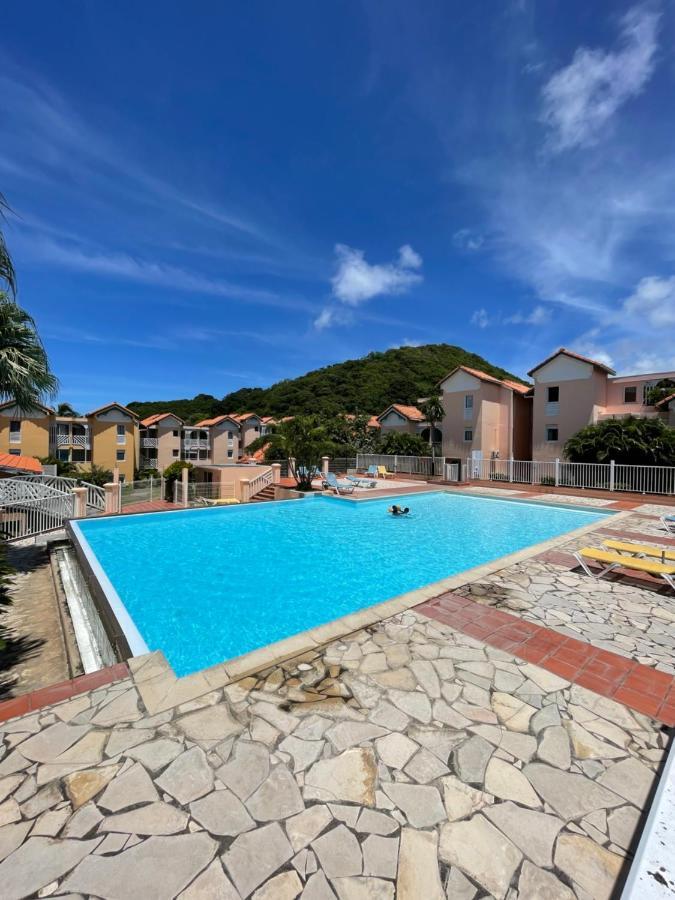 T2 Spacieux, Confort, Piscine & Plage A Sainte-Anne Eksteriør bilde